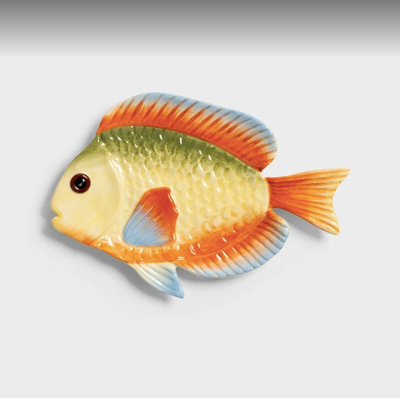 Regnbue fiskefad fra klevering - servering og borddækning