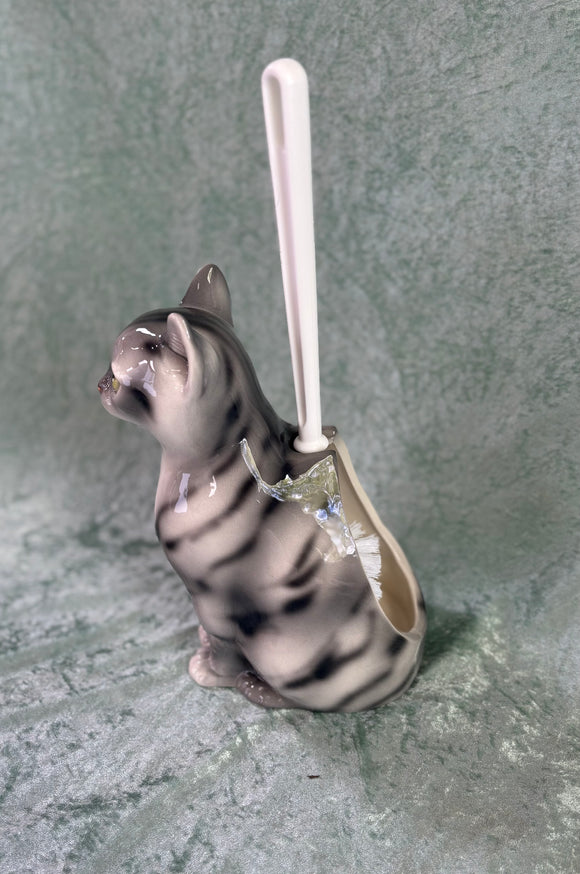 Katte Toiletbørsteholder - porcelænsfigur set fra en anden vinkel